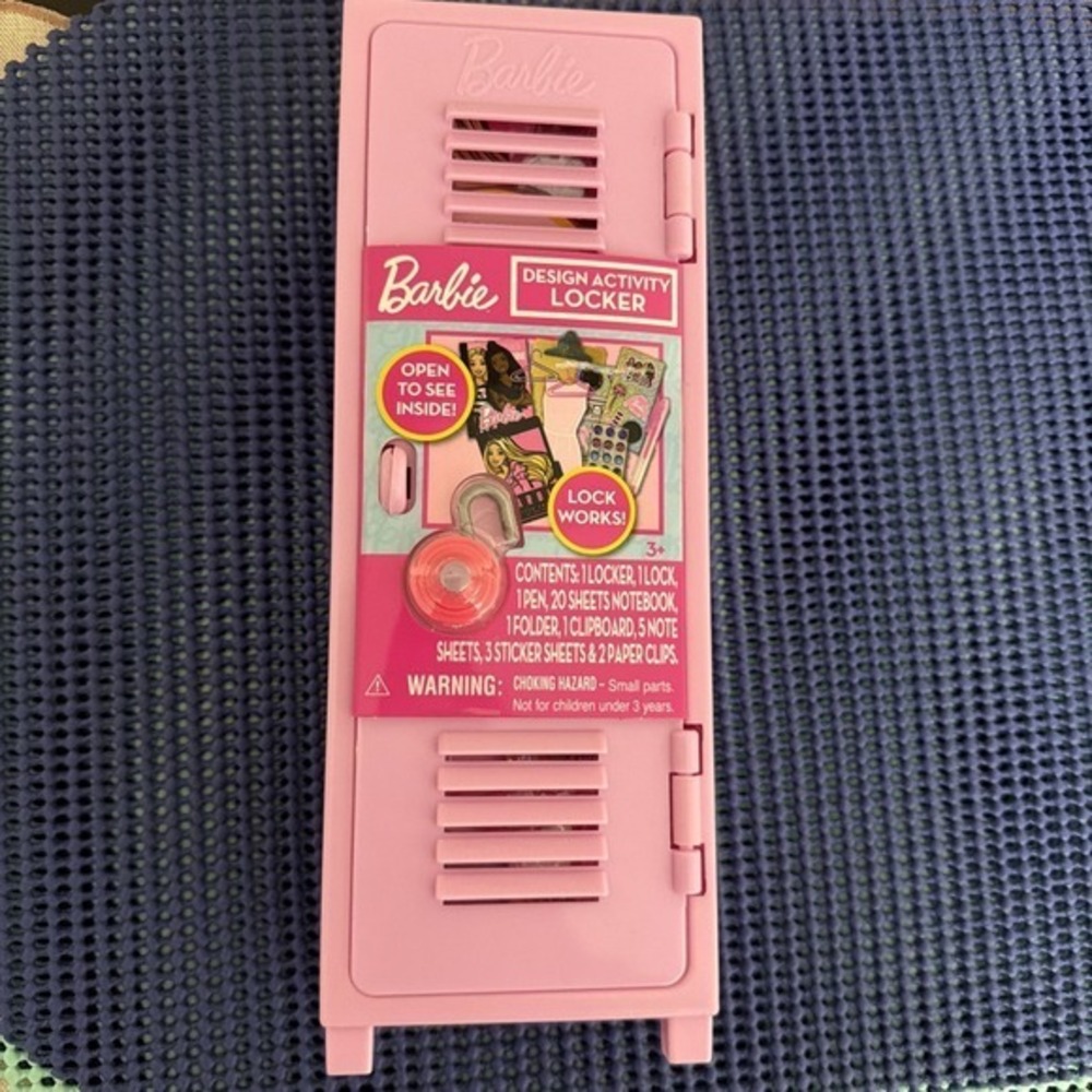 Barbie Design Activity Locker‎ (Item #52906).   715